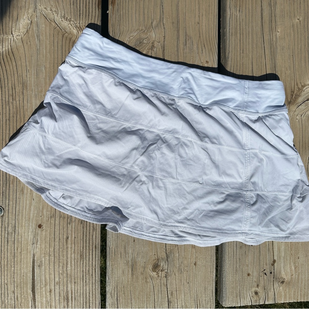 PACE RIVAL LULULEMON MID-RISE SKIRT SIZE 12 TALL (white)